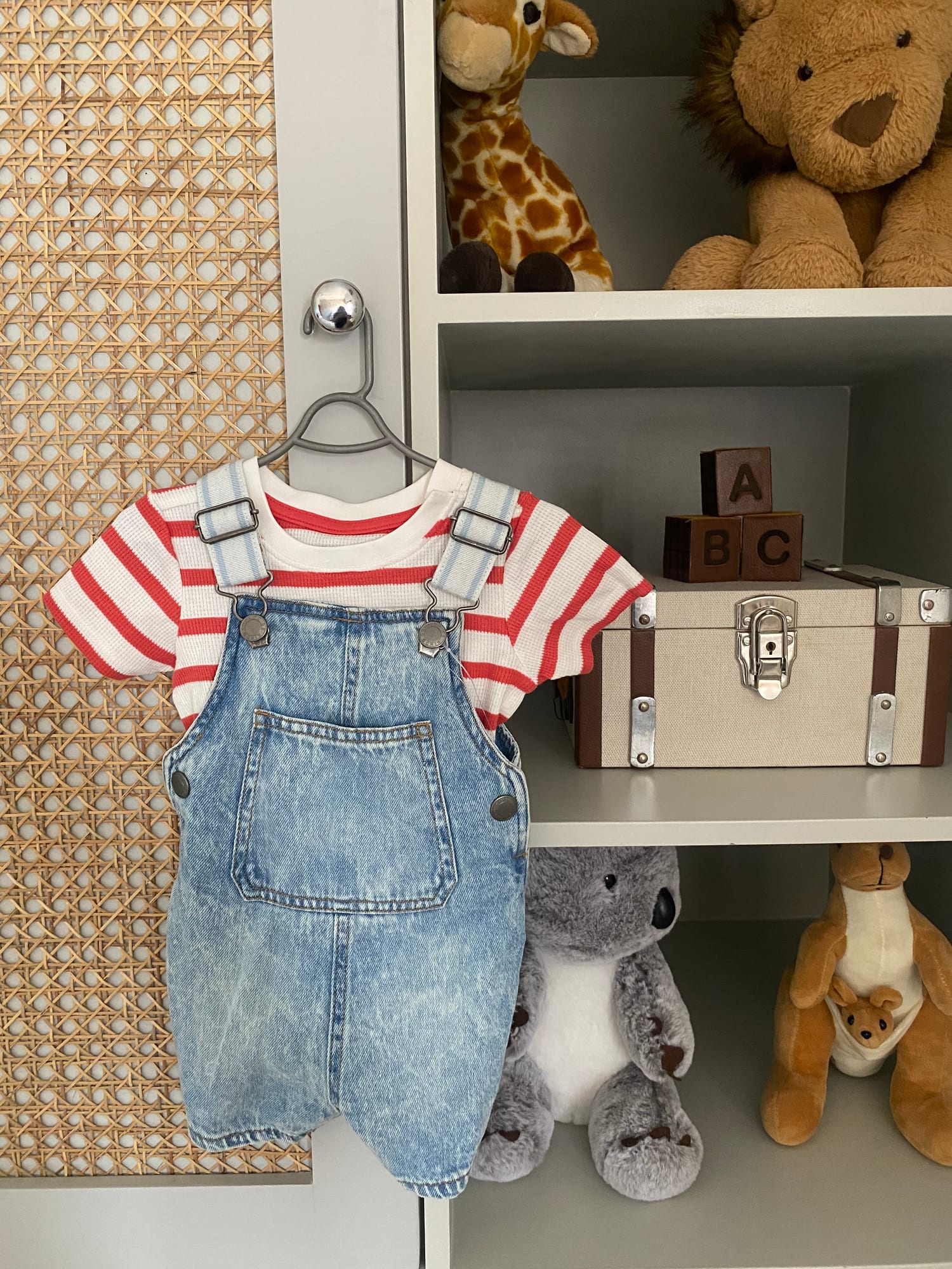 Ribbed T Shirt & Denim Dungree Set