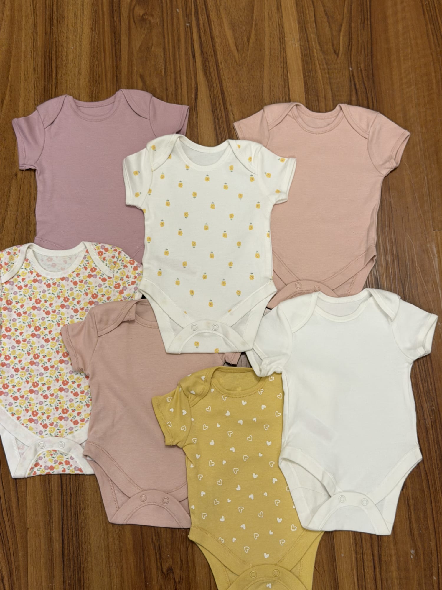 Pack of 7 Short Sleeve Romper Set (Flowers)
