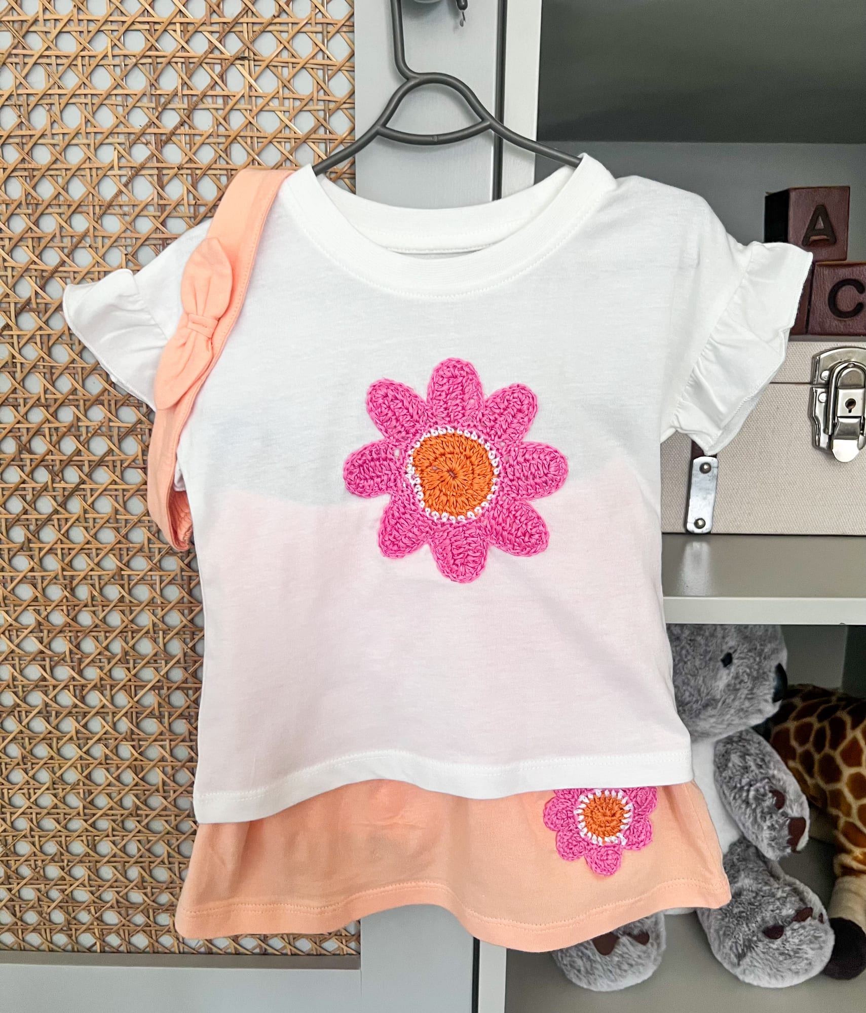 Flower Crochet T-shirt & shorts set - additional photo 3