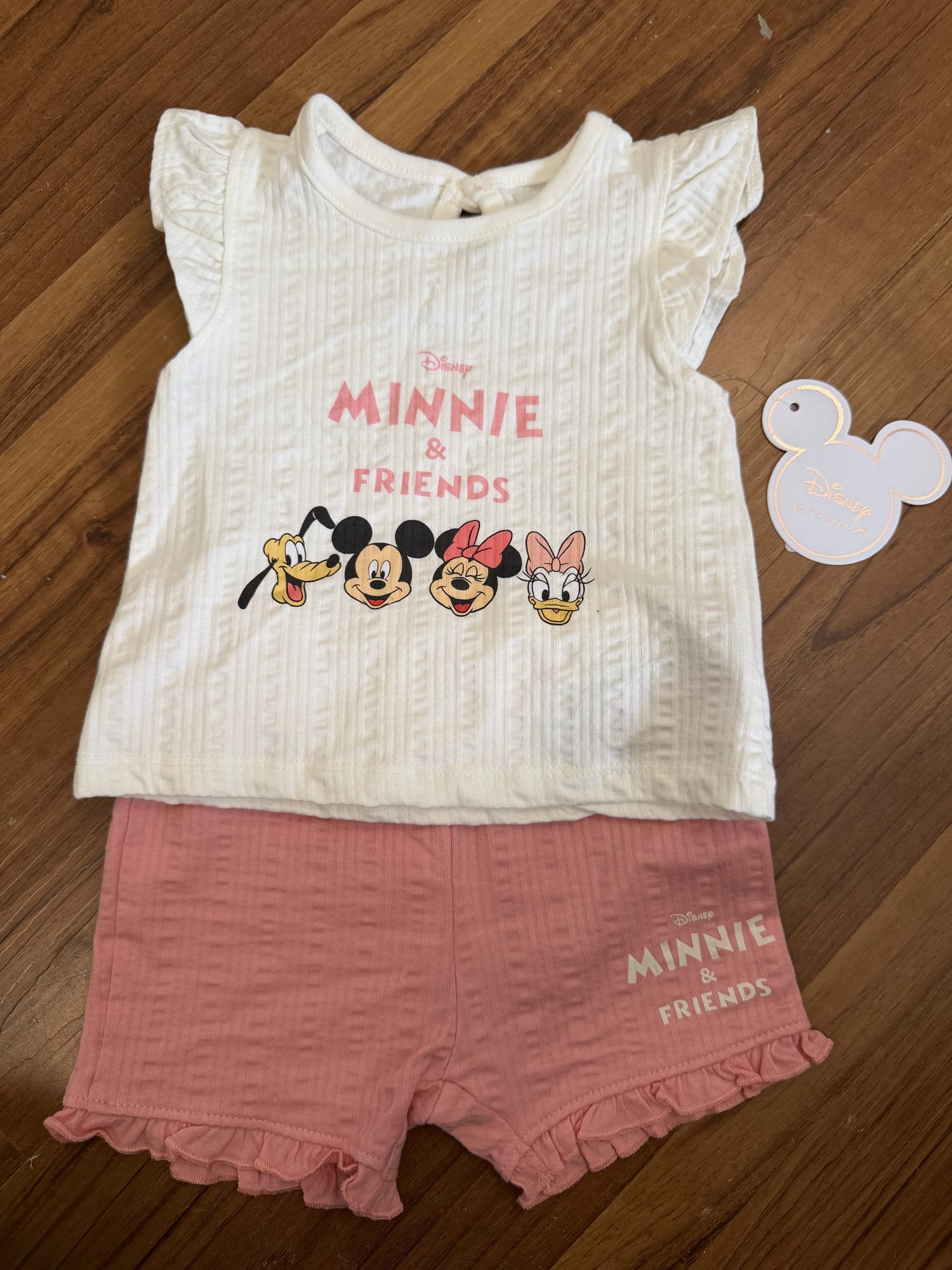 Original Disney Minnie & Friends T-shirt & shorts set
